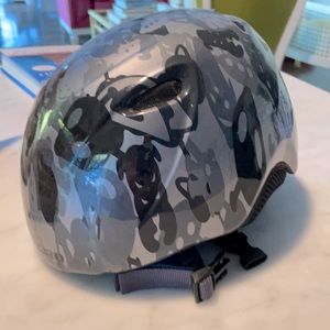 Giro ski helmet toddler size
